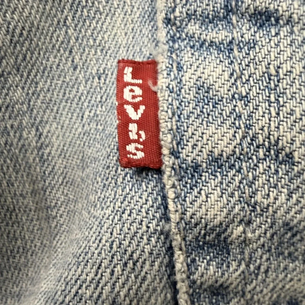 Levis 514 Straight Fit Jeans Mens 34x32 Light Wash Distressed Blue Denim‎